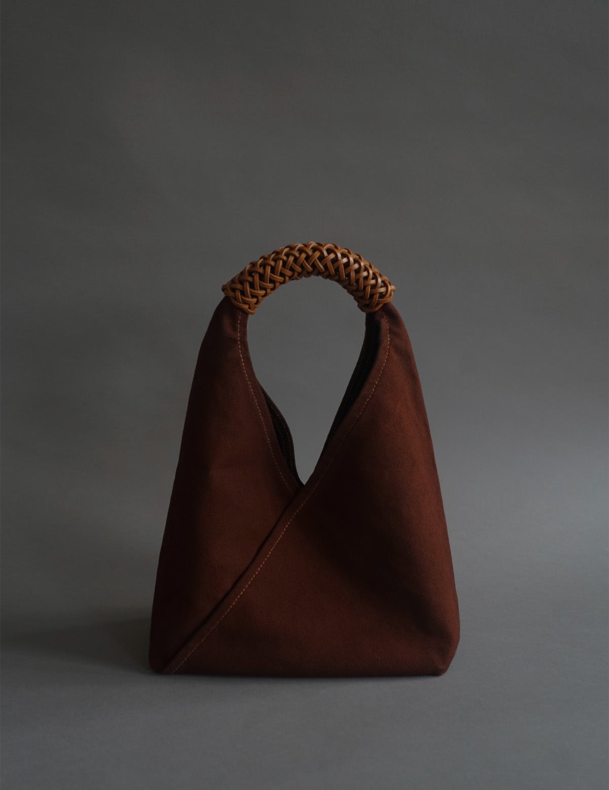 KAMARO'AN | Woven Triangle Bag - All Black - S | Une Fille Aux