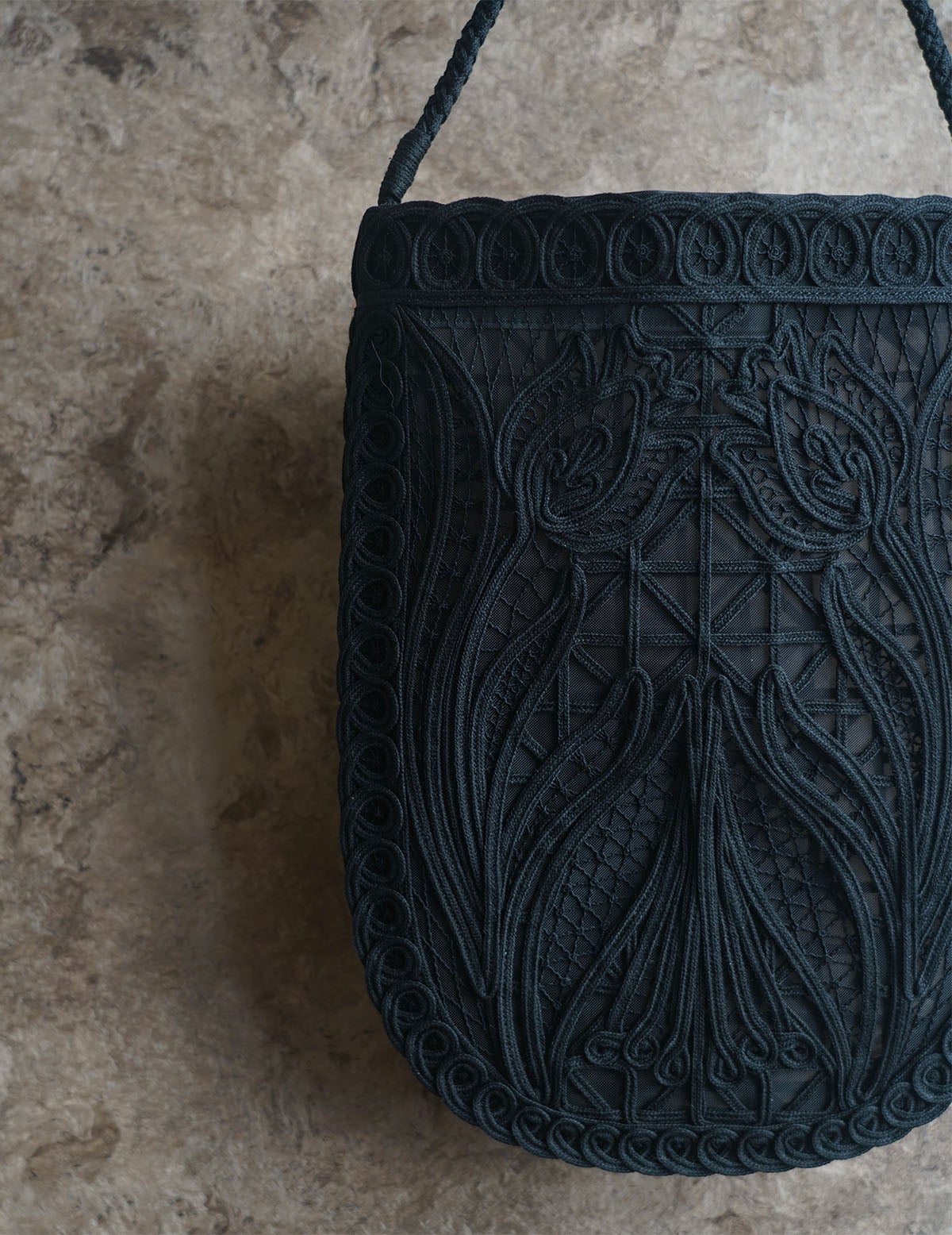 MAME KUROGOUCHI | Cording Embroidery Round Tote Bag・Black | Une