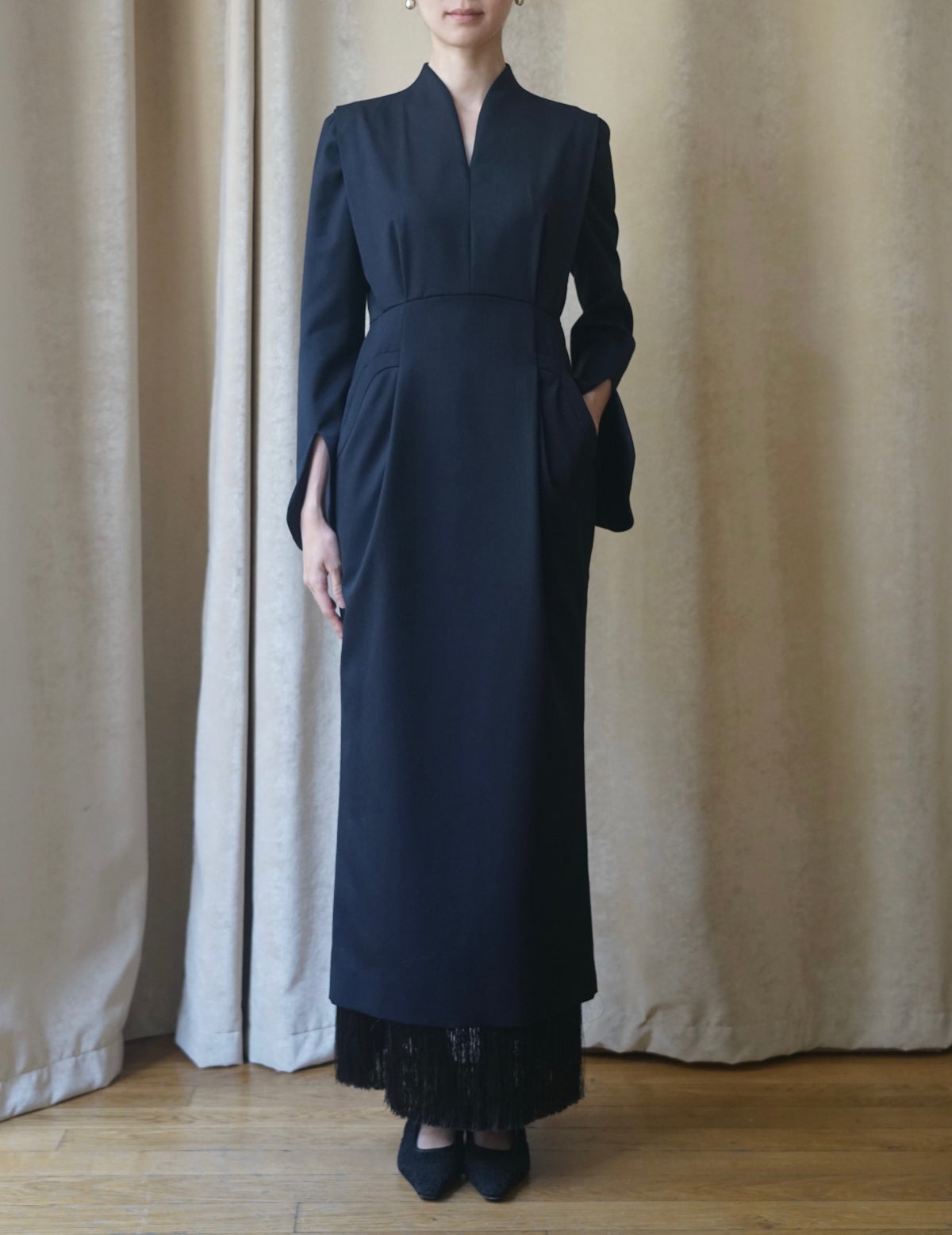 MAME KUROGOUCHI | Light Wool Max Gabadine V-Neck Dress.Navy MAME KUROGOUCHI | Light Wool Max Gabadine V-Neck Dress.Navy