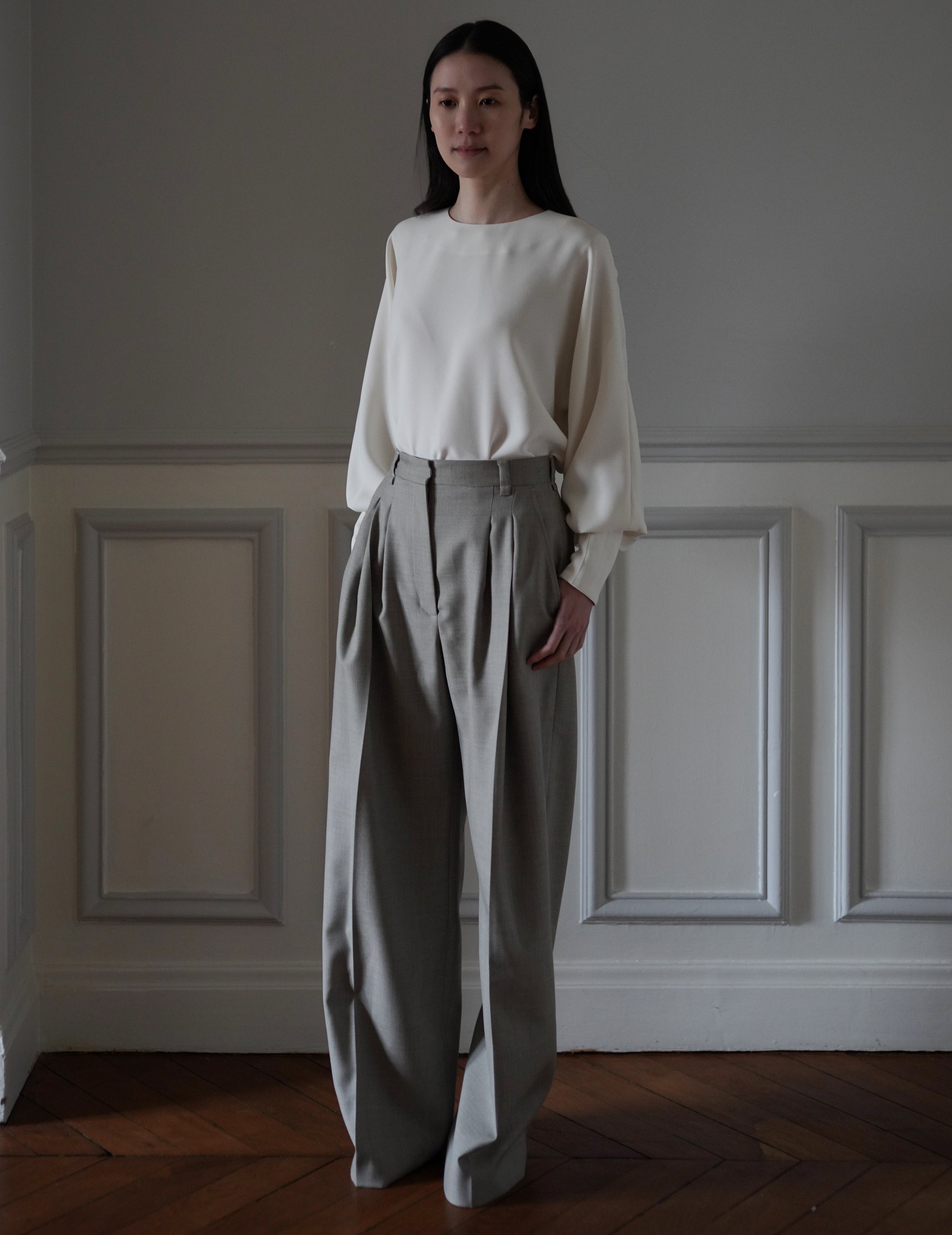 Mark Kenly Domino Tan | Daviana Dress・Black | Une Fille Aux
