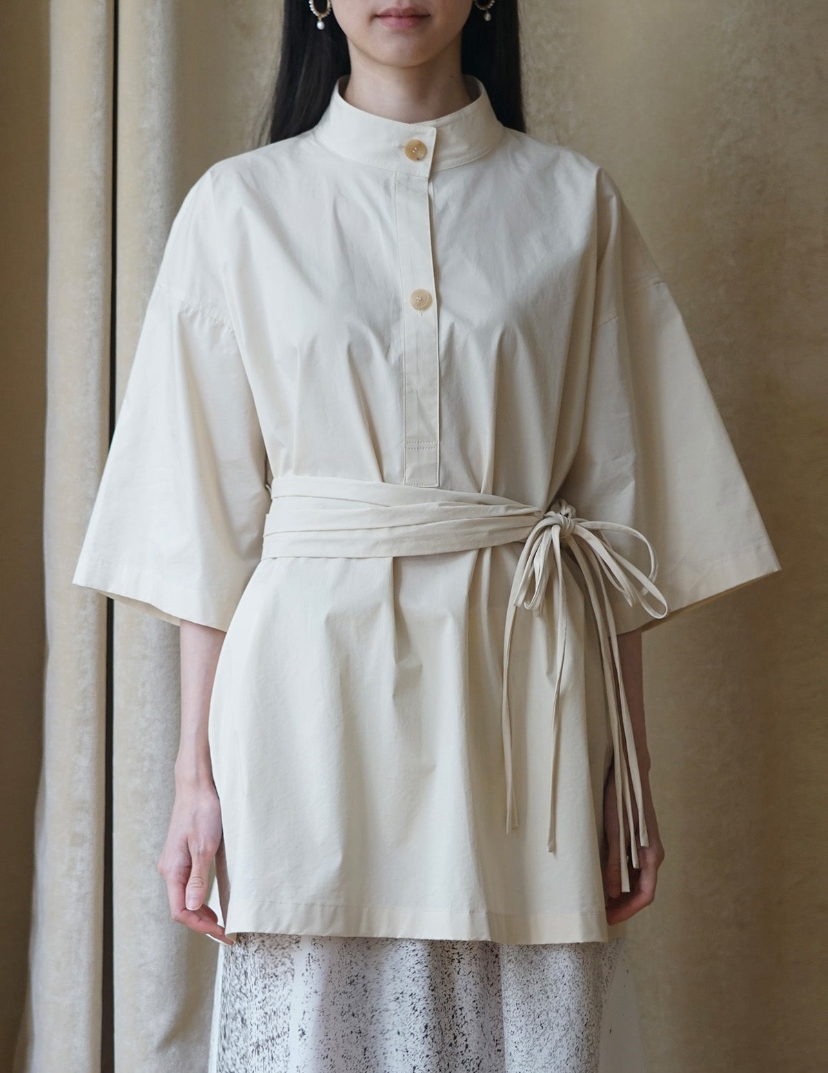 Mark Kenly Domino Tan | Daviana Dress・Black | Une Fille Aux