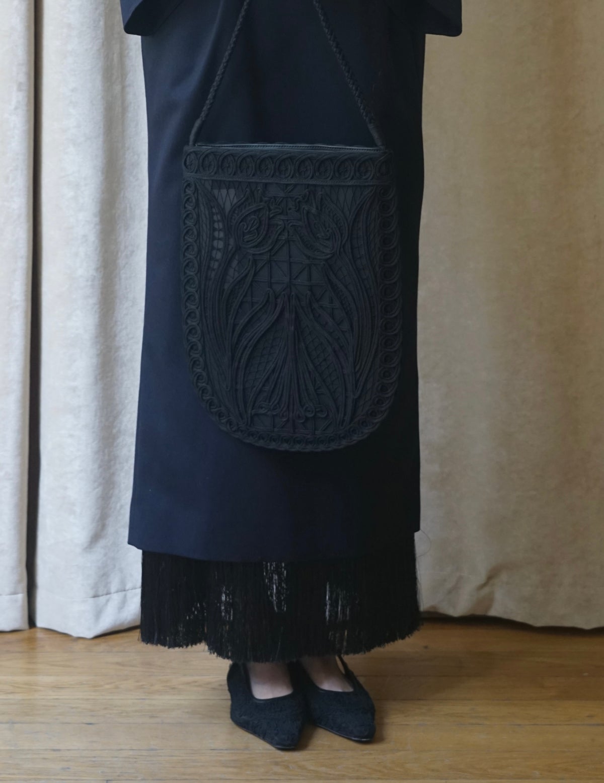 MAME KUROGOUCHI | Cording Embroidery Round Tote Bag・Black MAME KUROGOUCHI | Cording Embroidery Round Tote Bag・Black